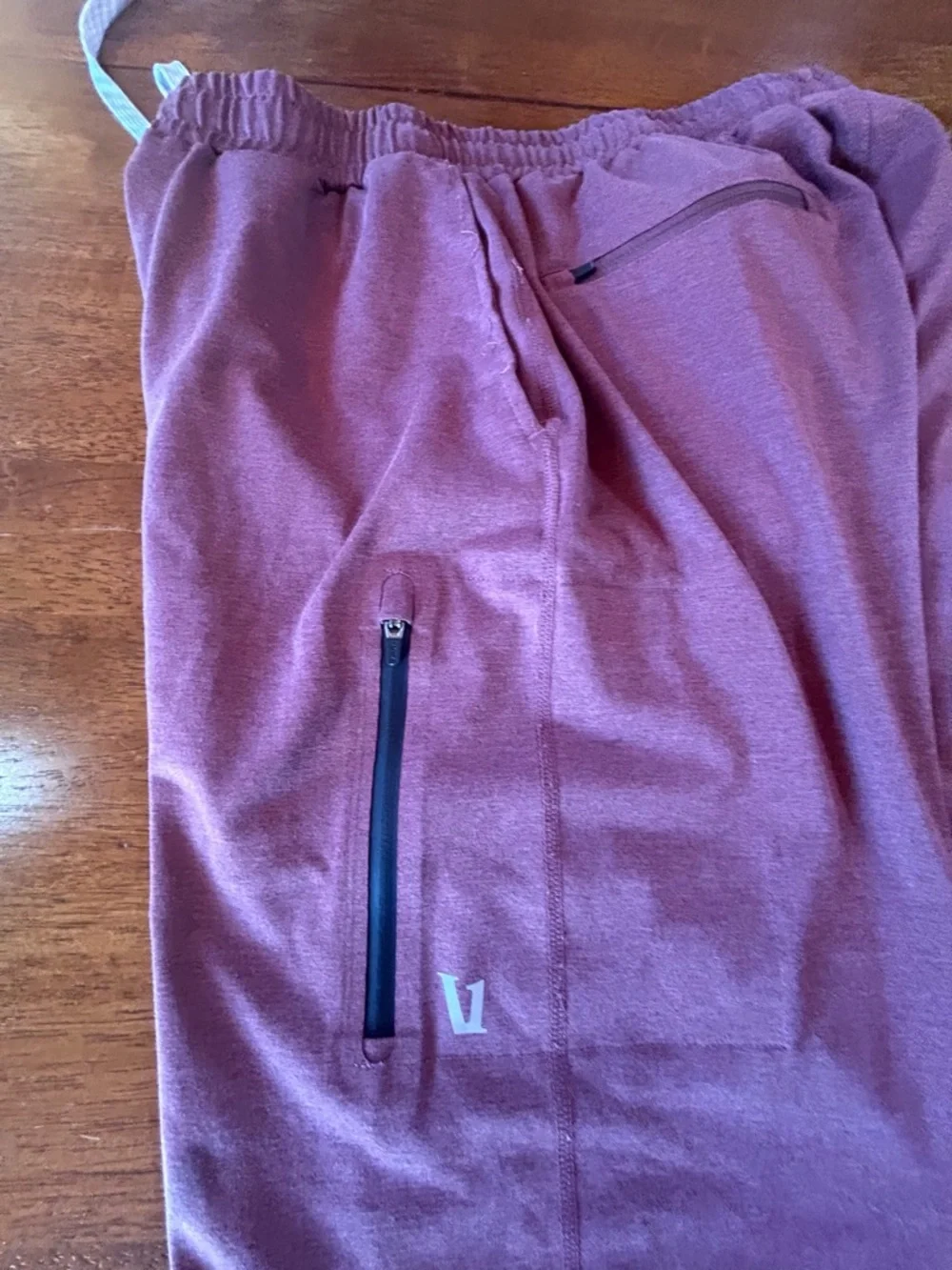 Vuori Men's Sunday Performance Joggers / heathered maroon color